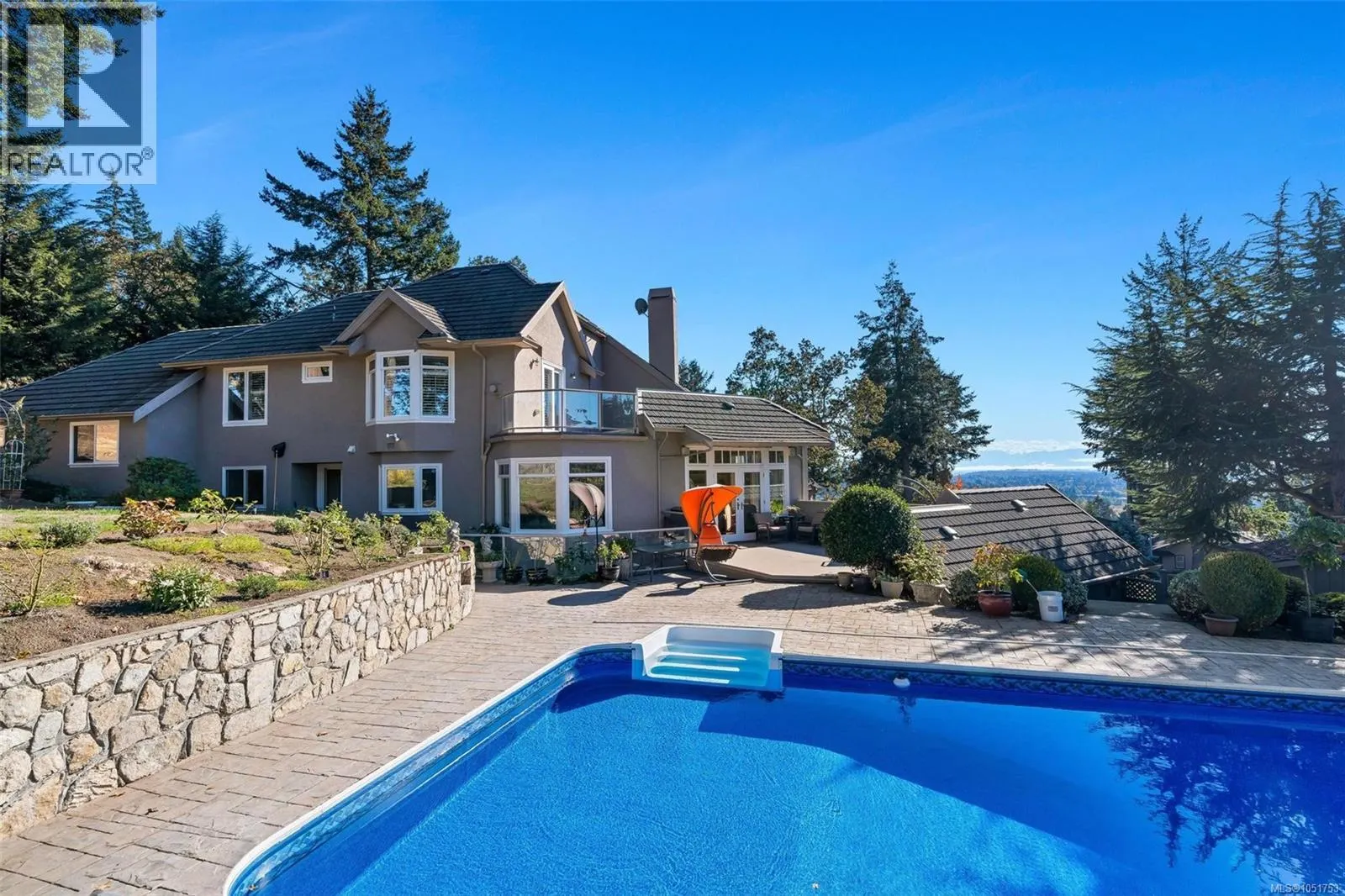 906 Cobblestone Lane