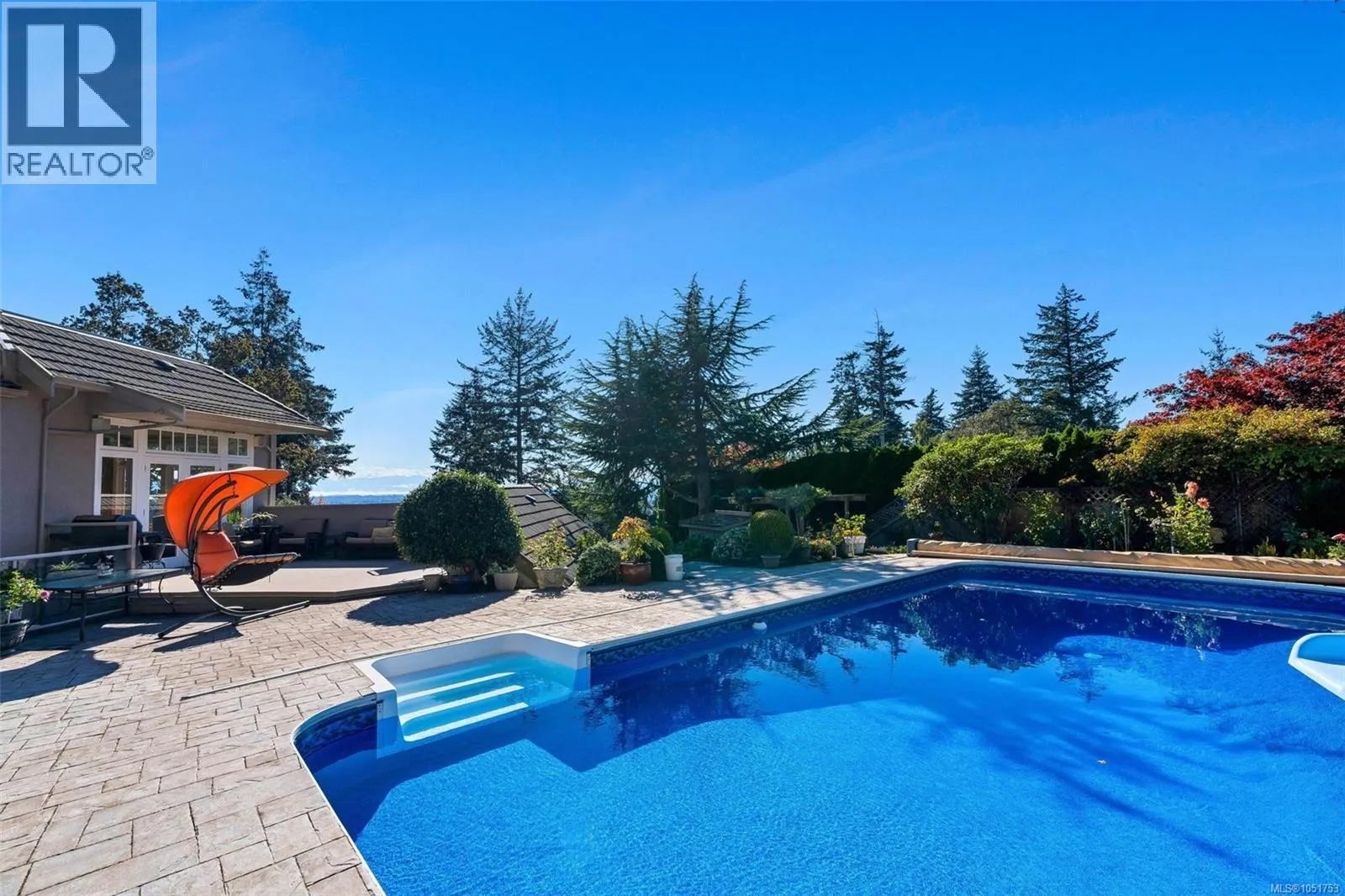 906 Cobblestone Lane