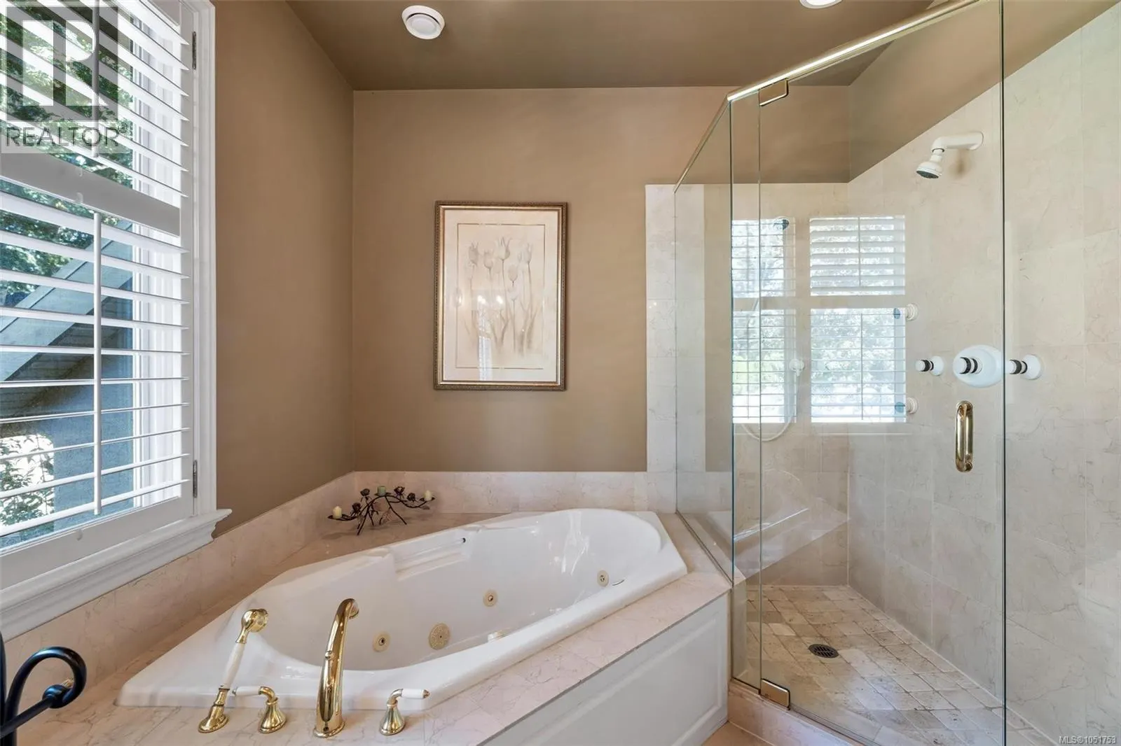 906 Cobblestone Lane