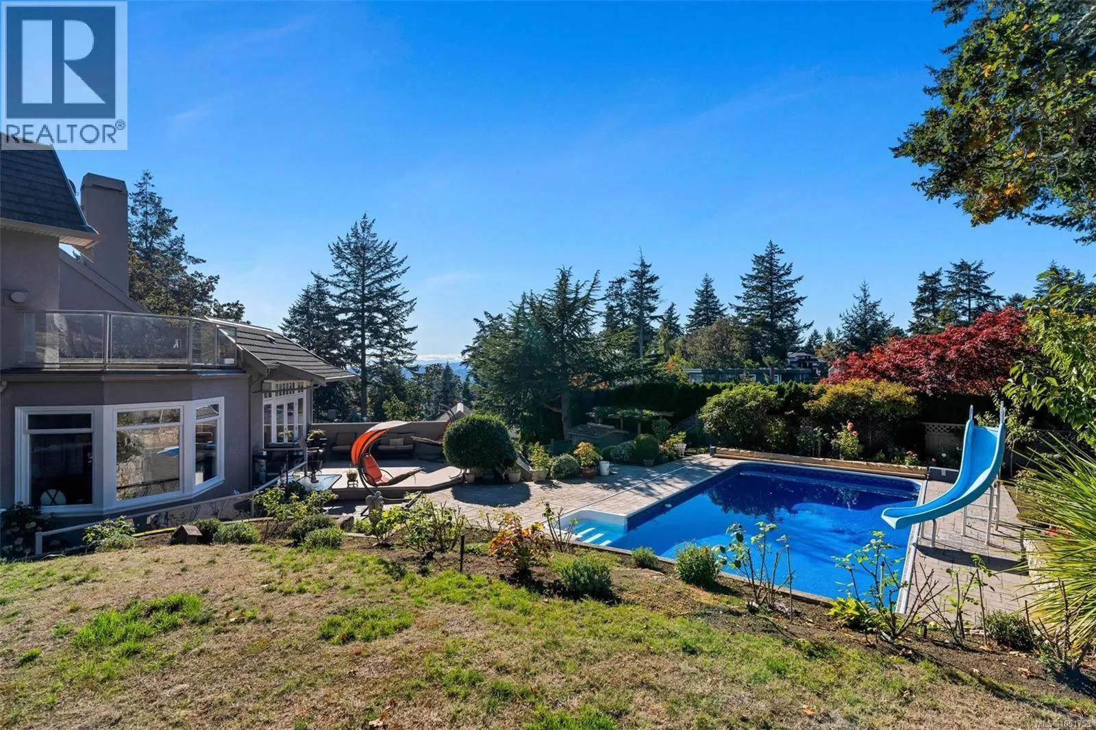 906 Cobblestone Lane