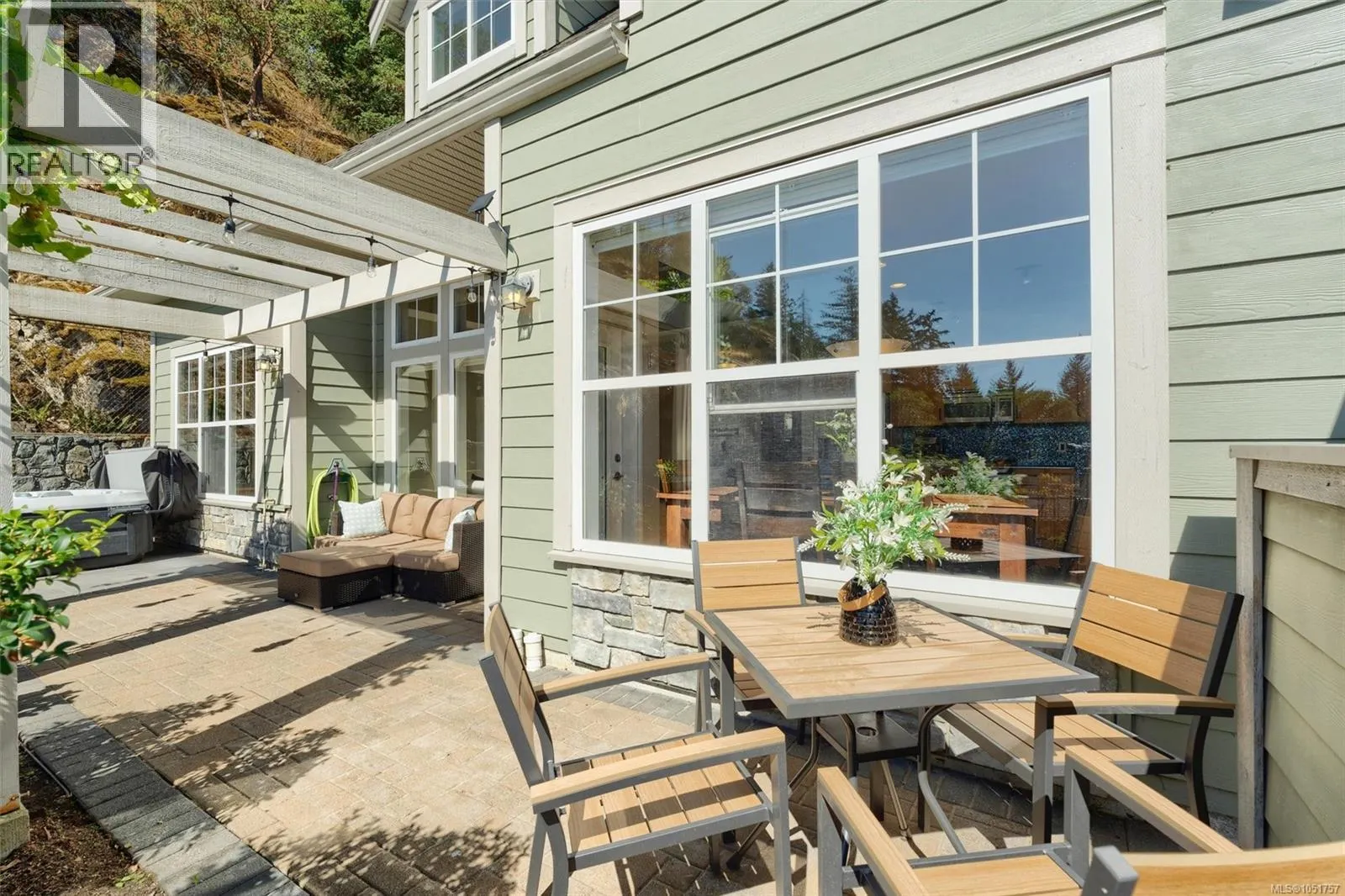 102 945 Bear Mountain Pkwy