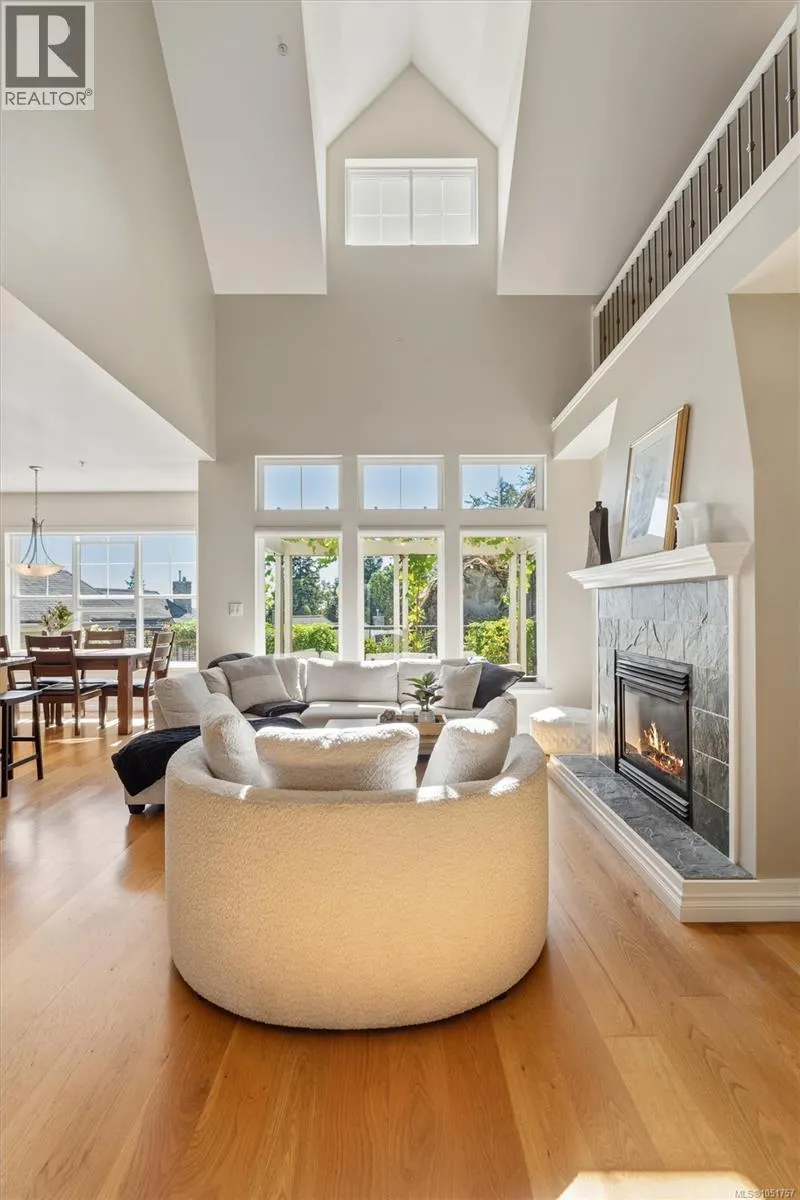 102 945 Bear Mountain Pkwy