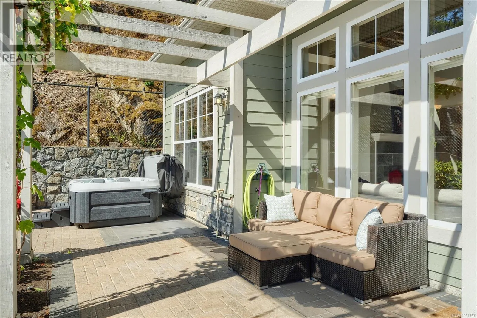 102 945 Bear Mountain Pkwy