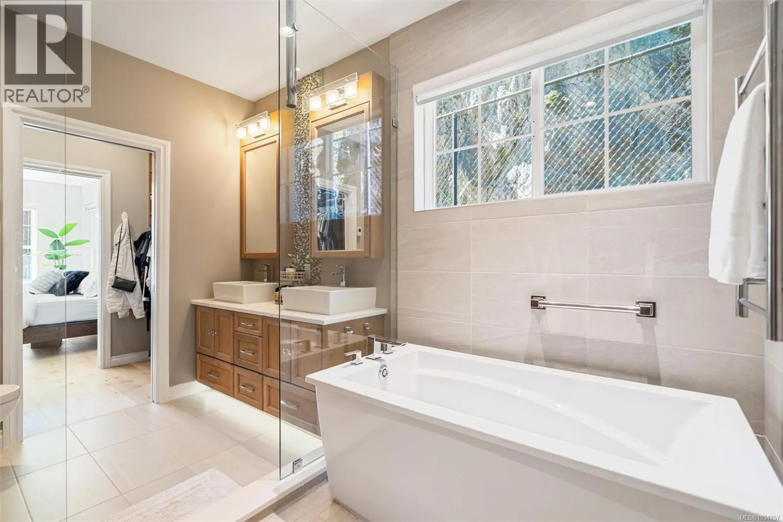 102 945 Bear Mountain Pkwy