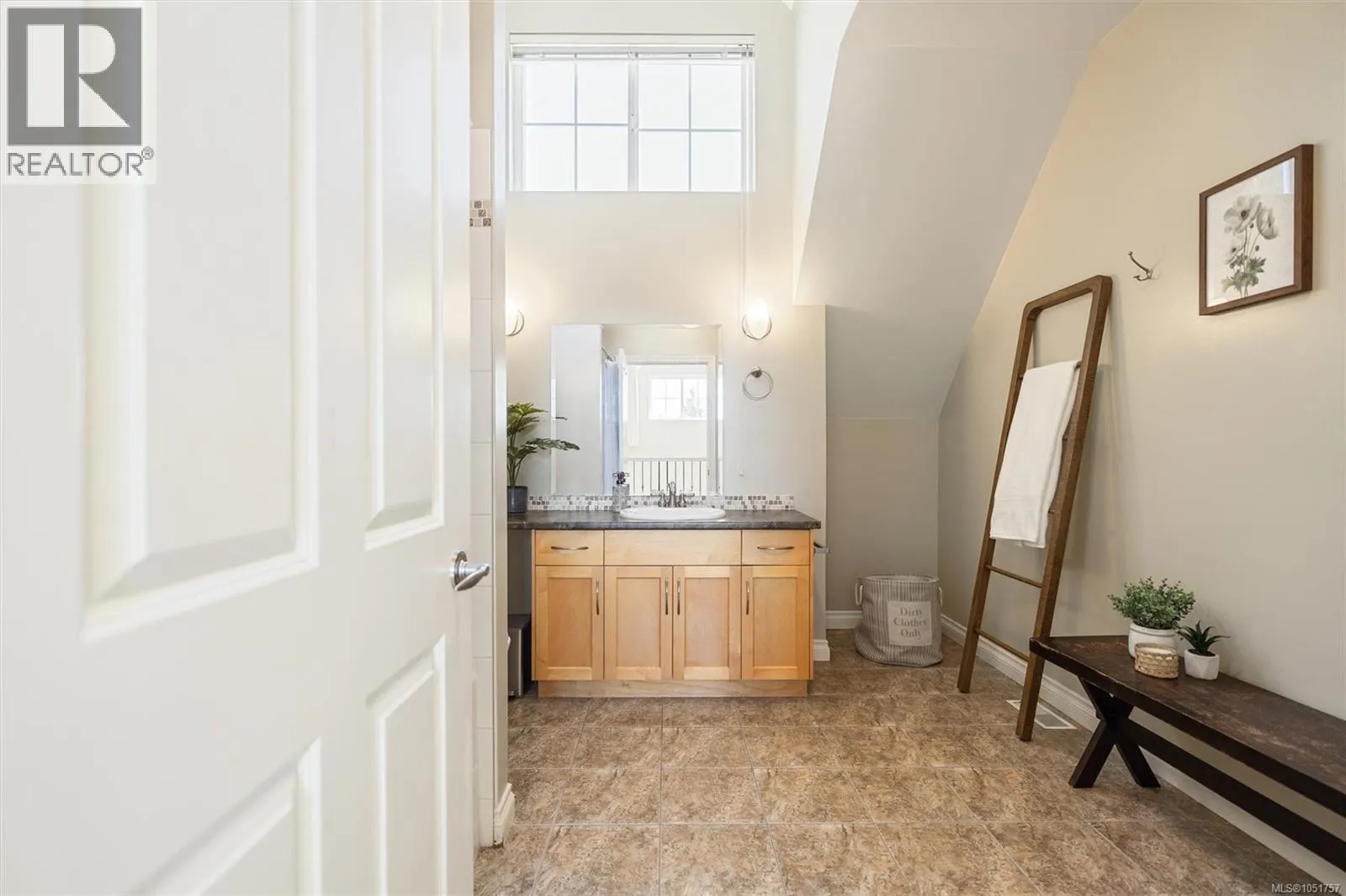 102 945 Bear Mountain Pkwy