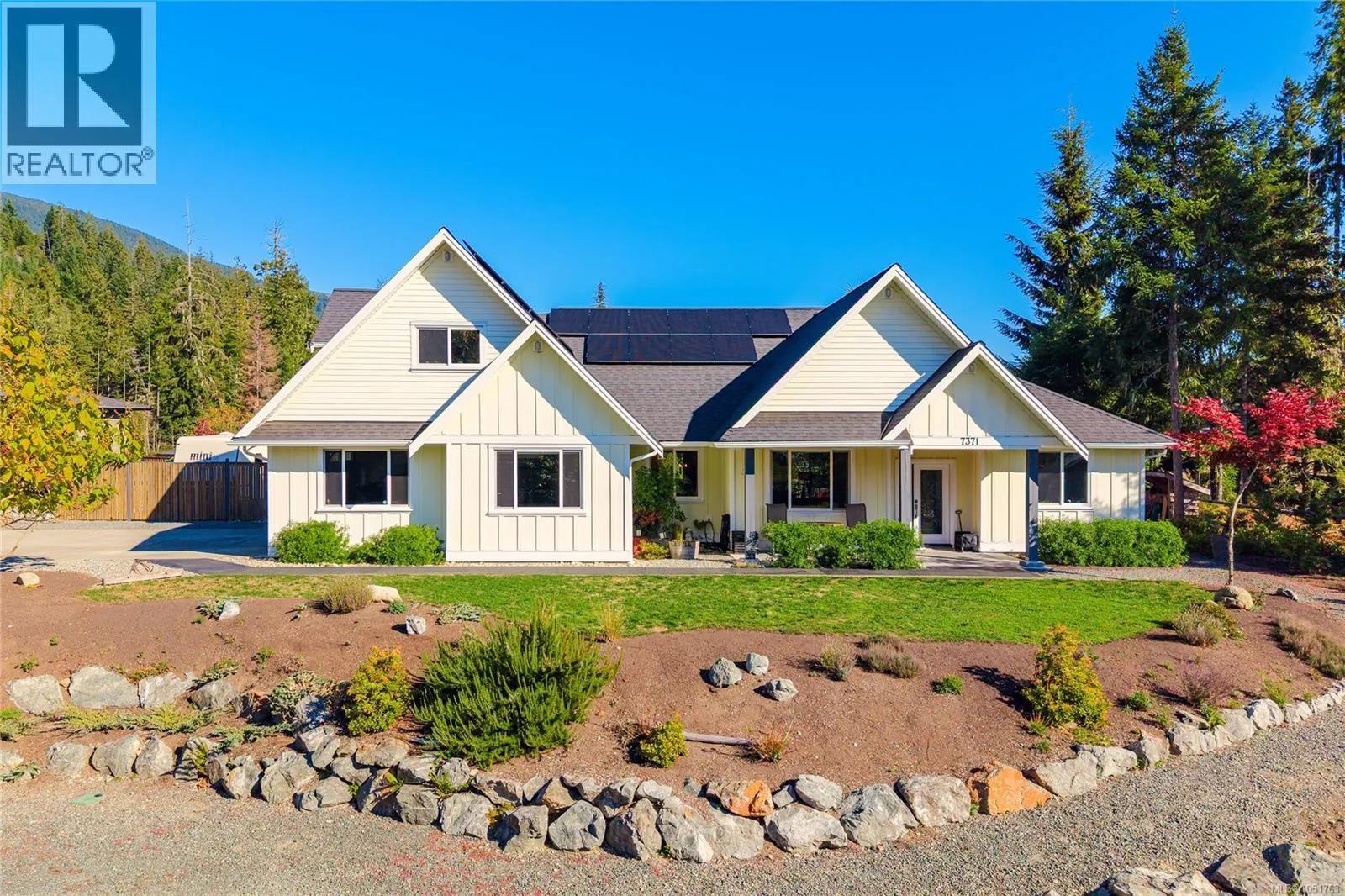 7371 Lakefront Dr
