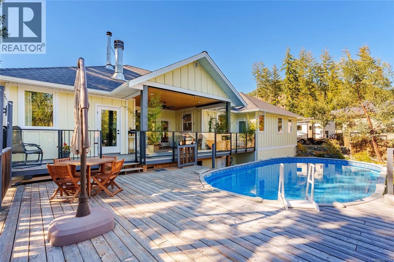 7371 Lakefront Dr