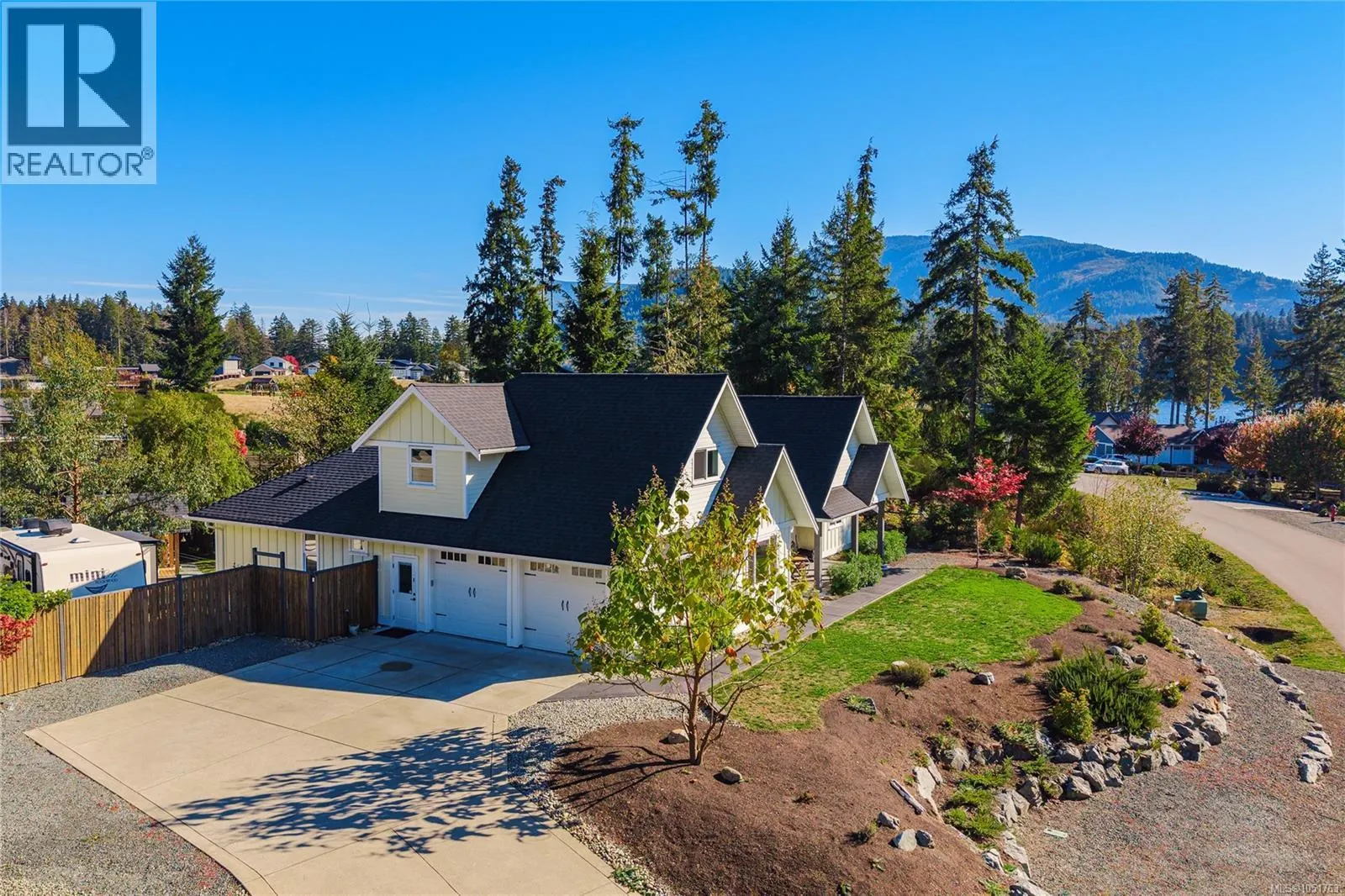 7371 Lakefront Dr
