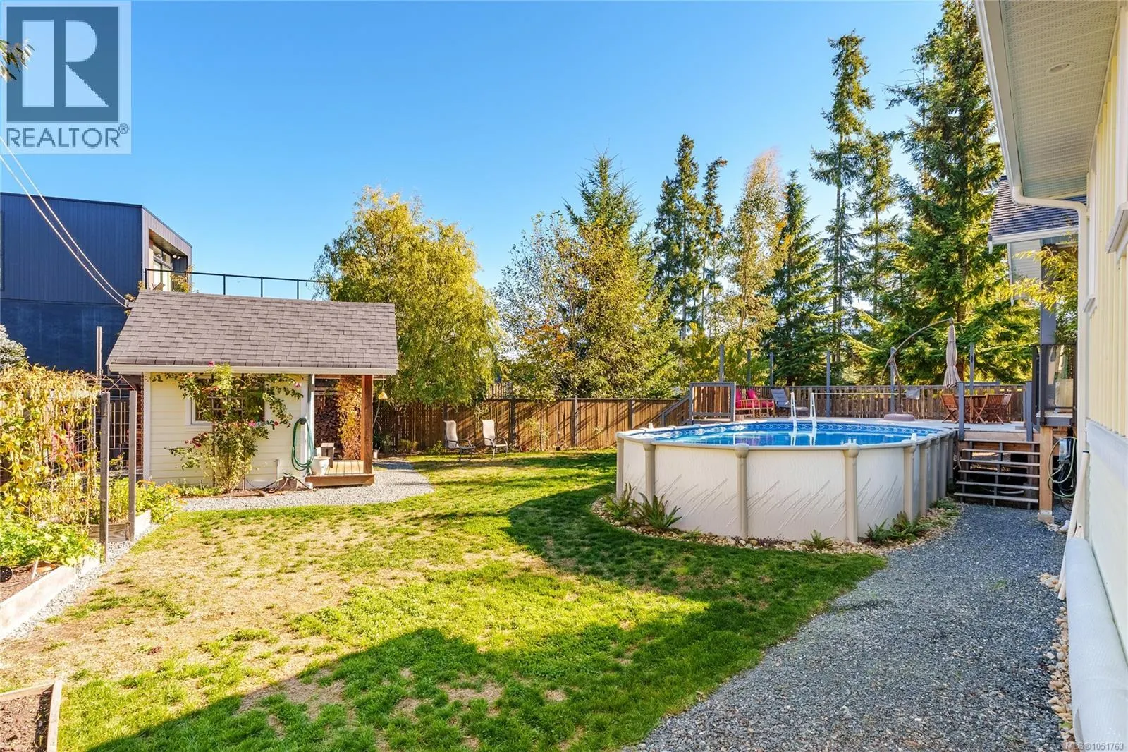 7371 Lakefront Dr