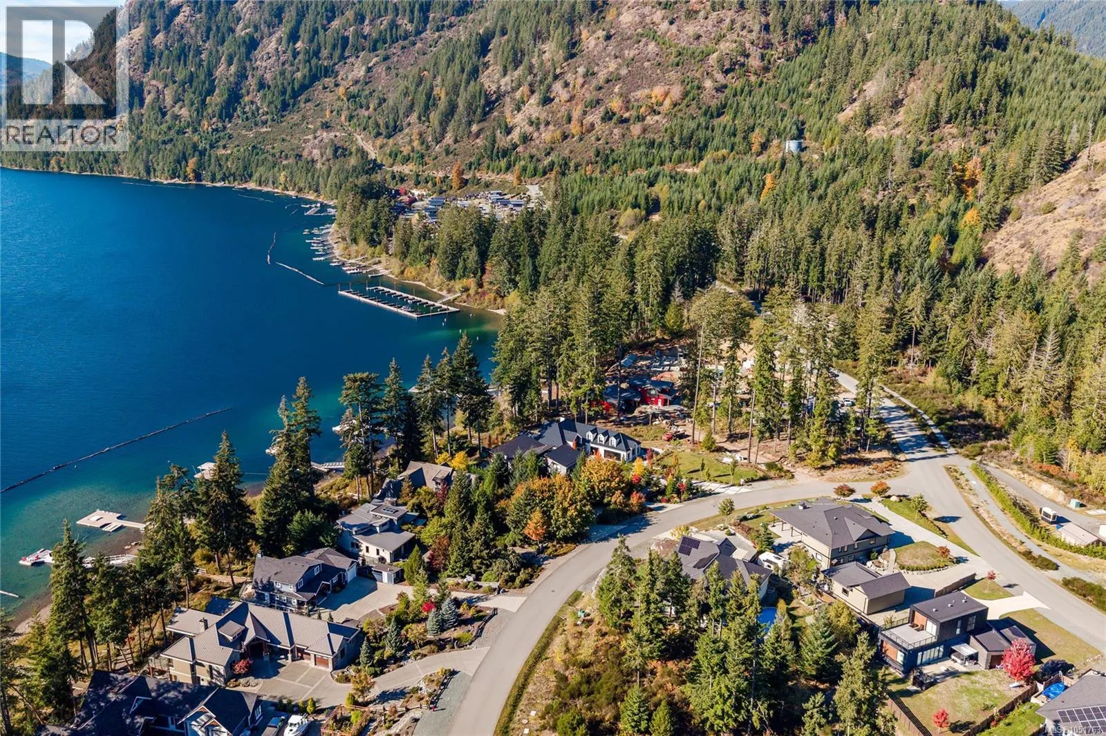 7371 Lakefront Dr