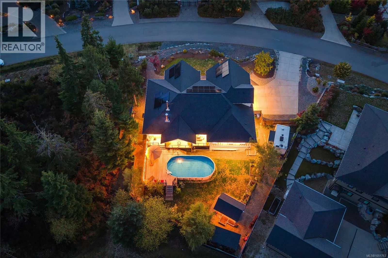 7371 Lakefront Dr