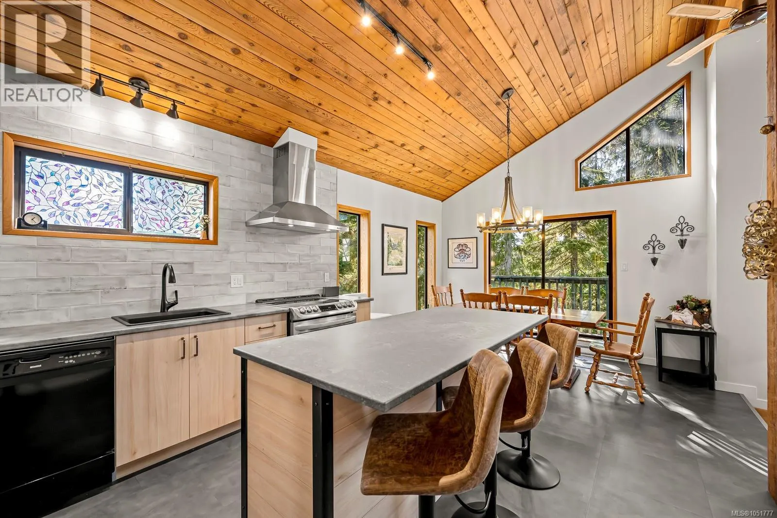 893 Clinton Wood Crt