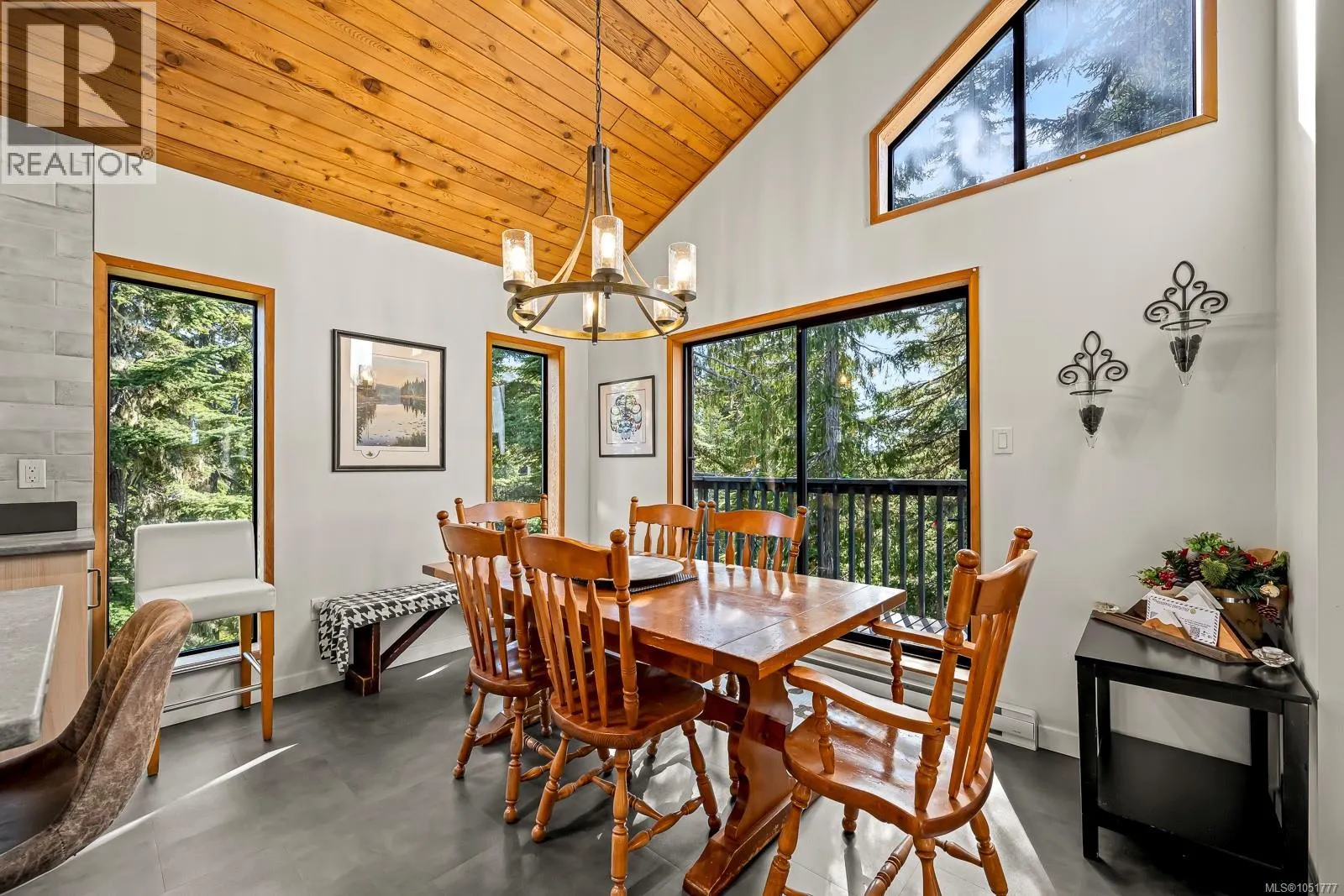 893 Clinton Wood Crt