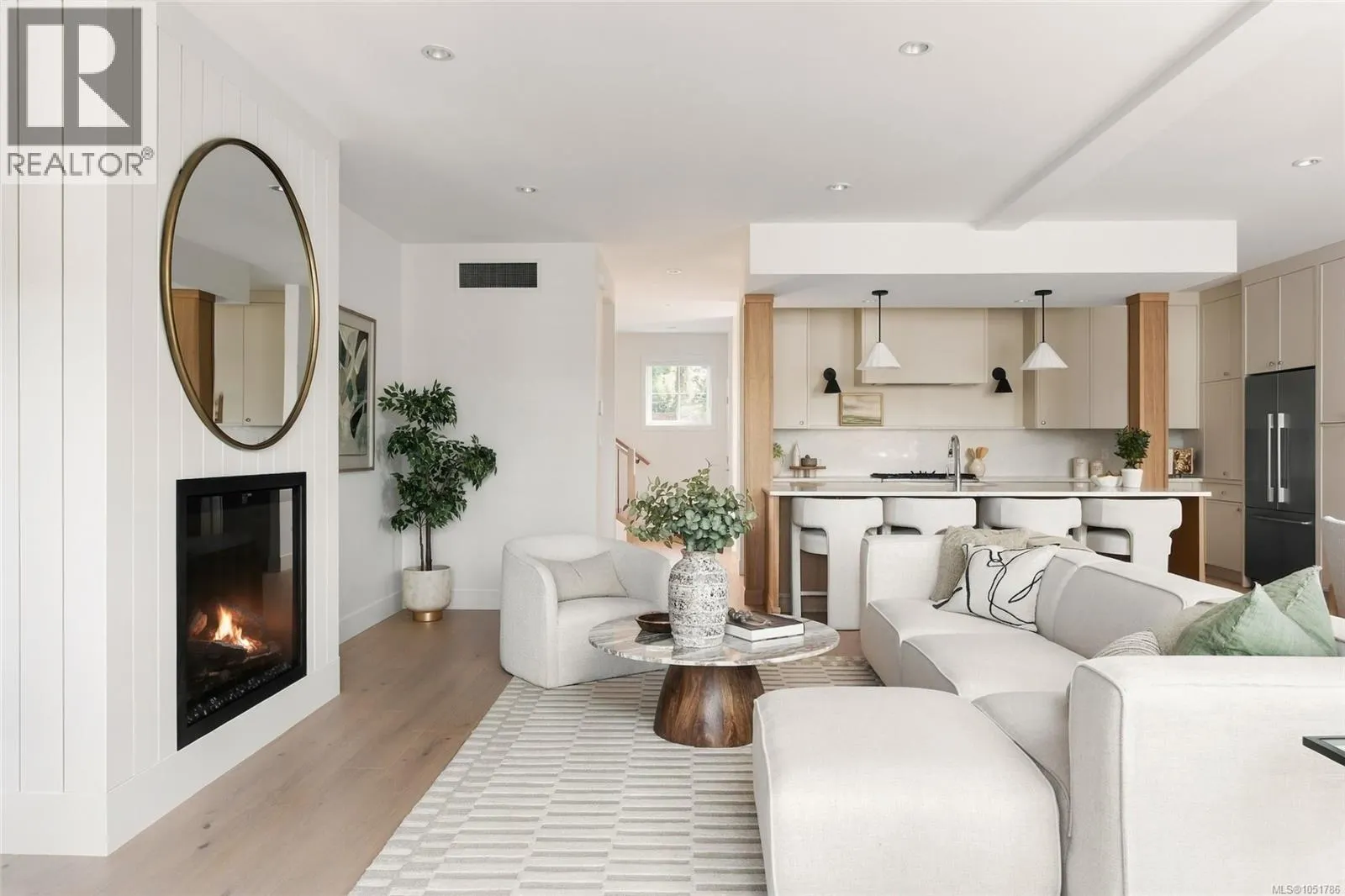 1 2727 Green Vale Ave