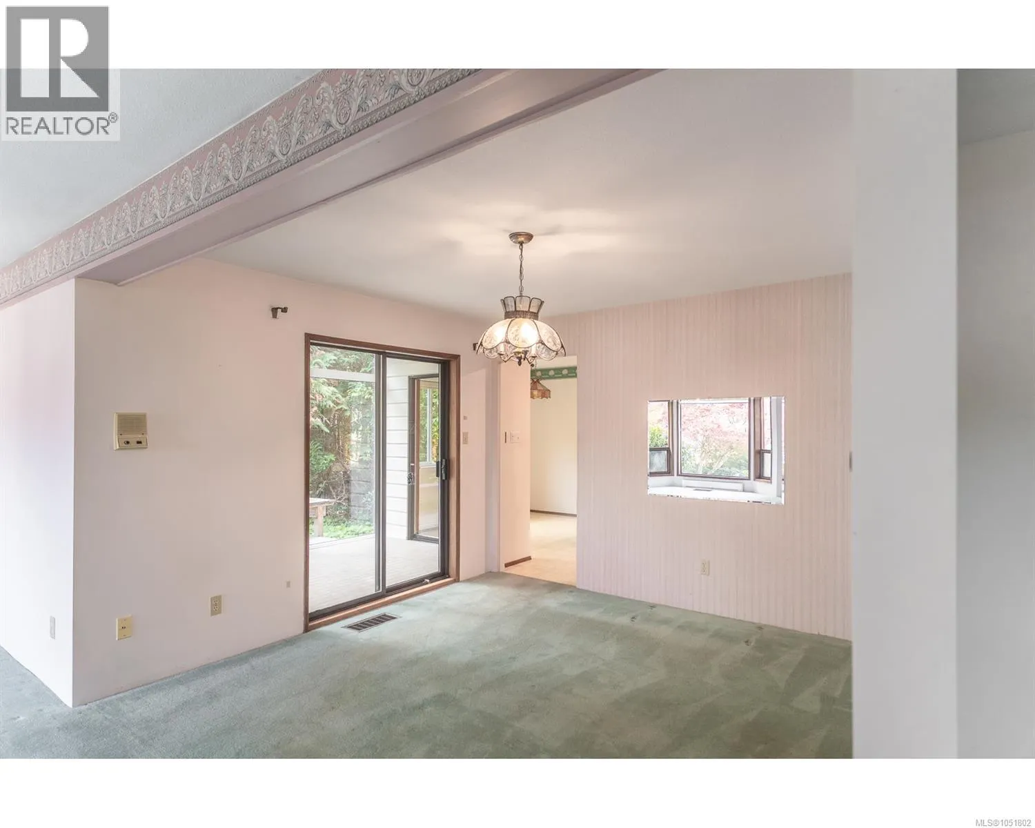 142 SUNNINGDALE Rd W