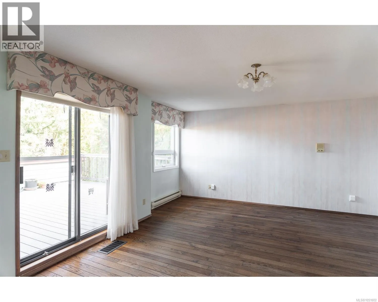 142 SUNNINGDALE Rd W