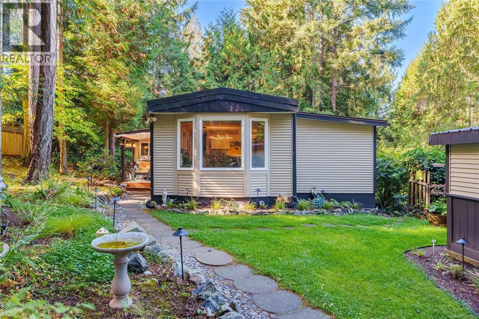 21 7071 Lantzville Rd
