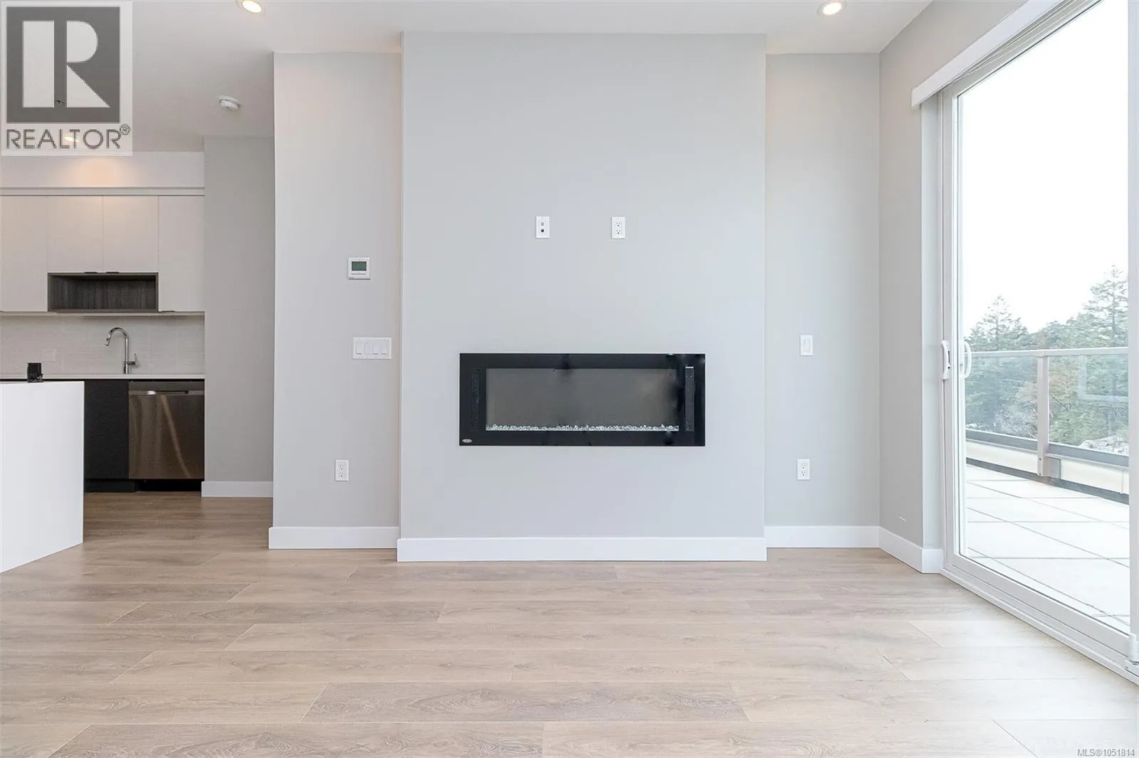606 967 Whirlaway Cres
