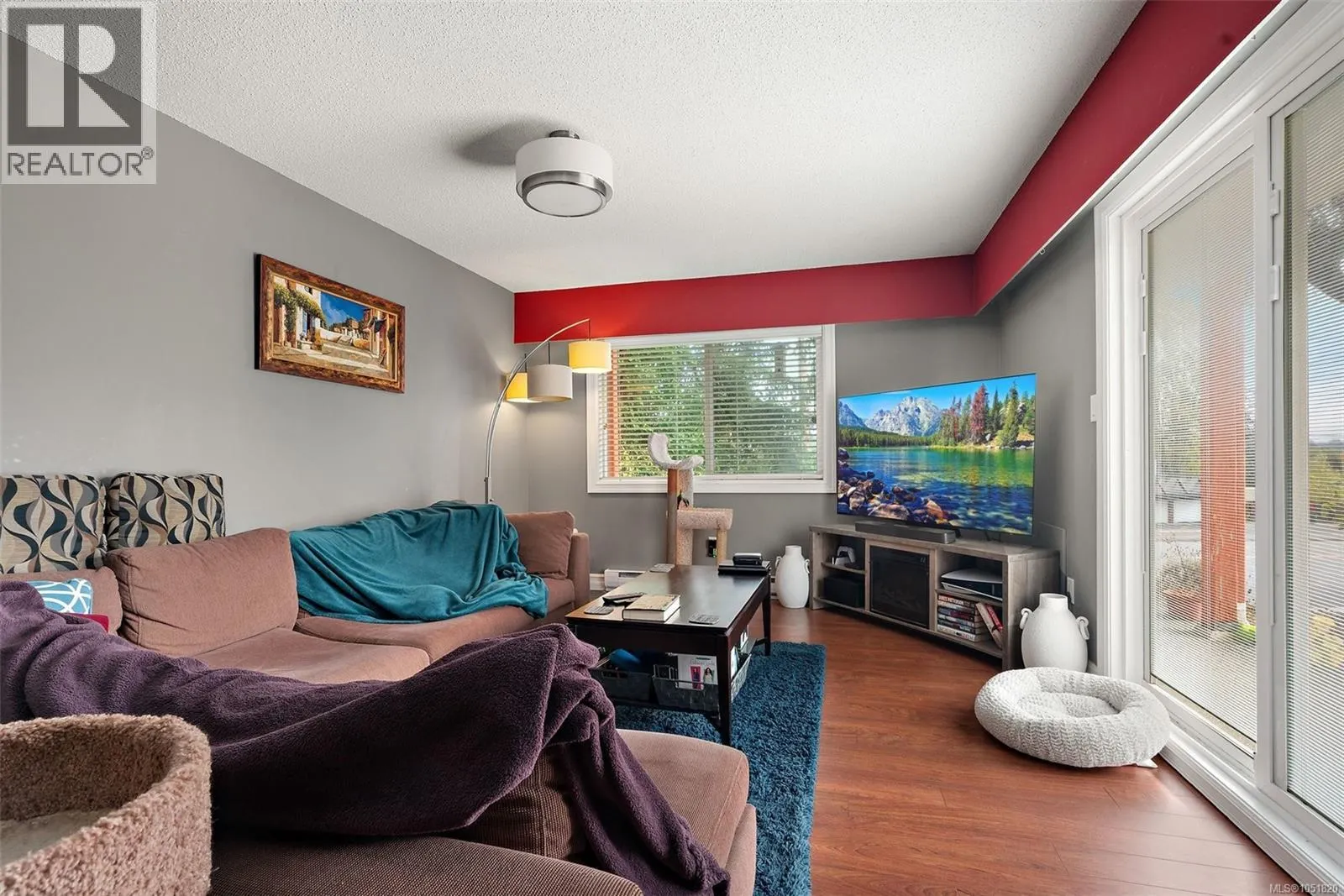 4086 Quadra St
