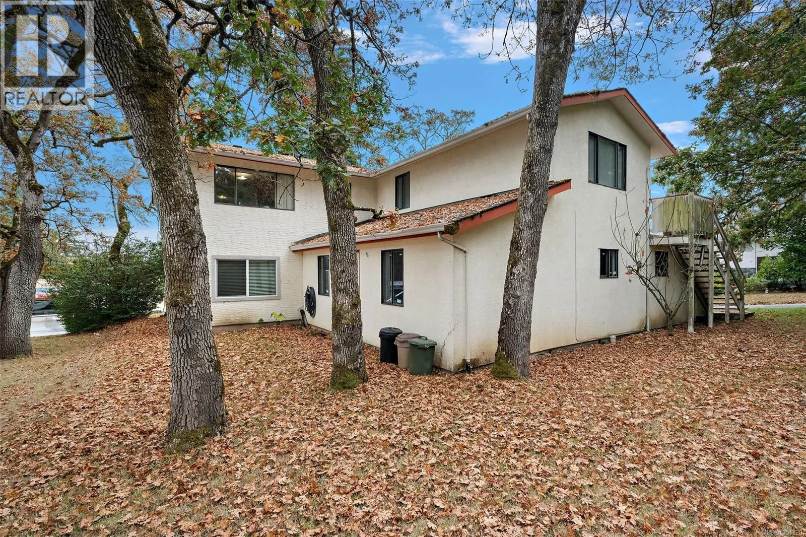 4086 Quadra St
