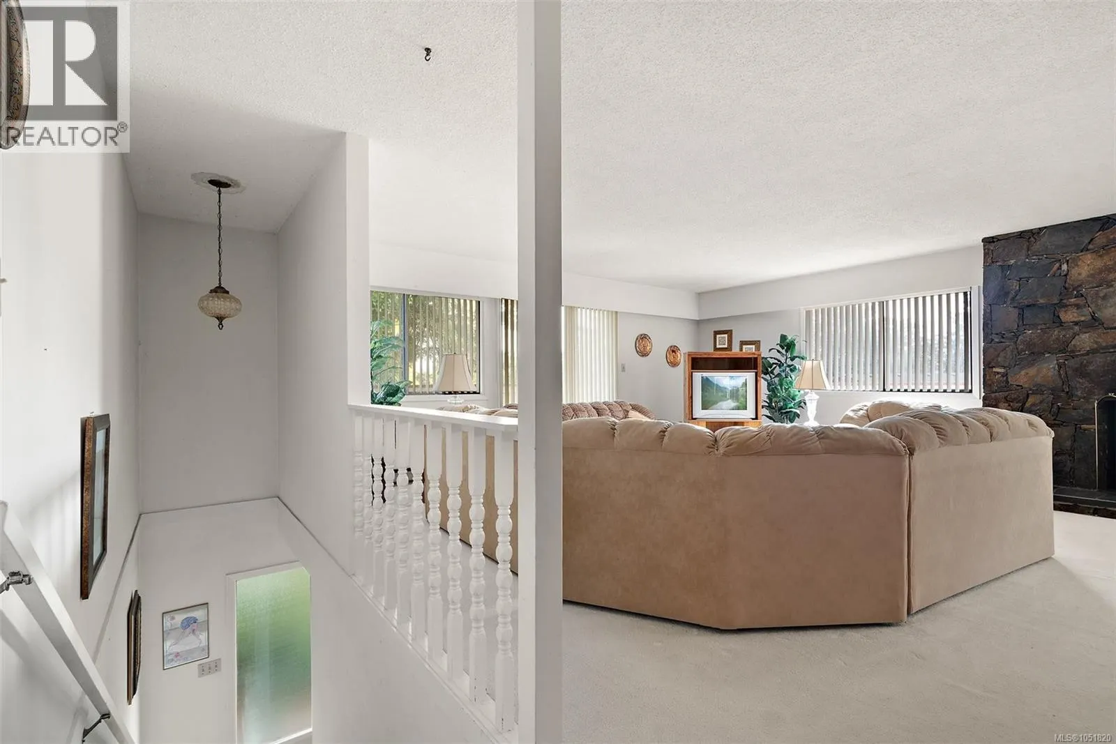 4086 Quadra St