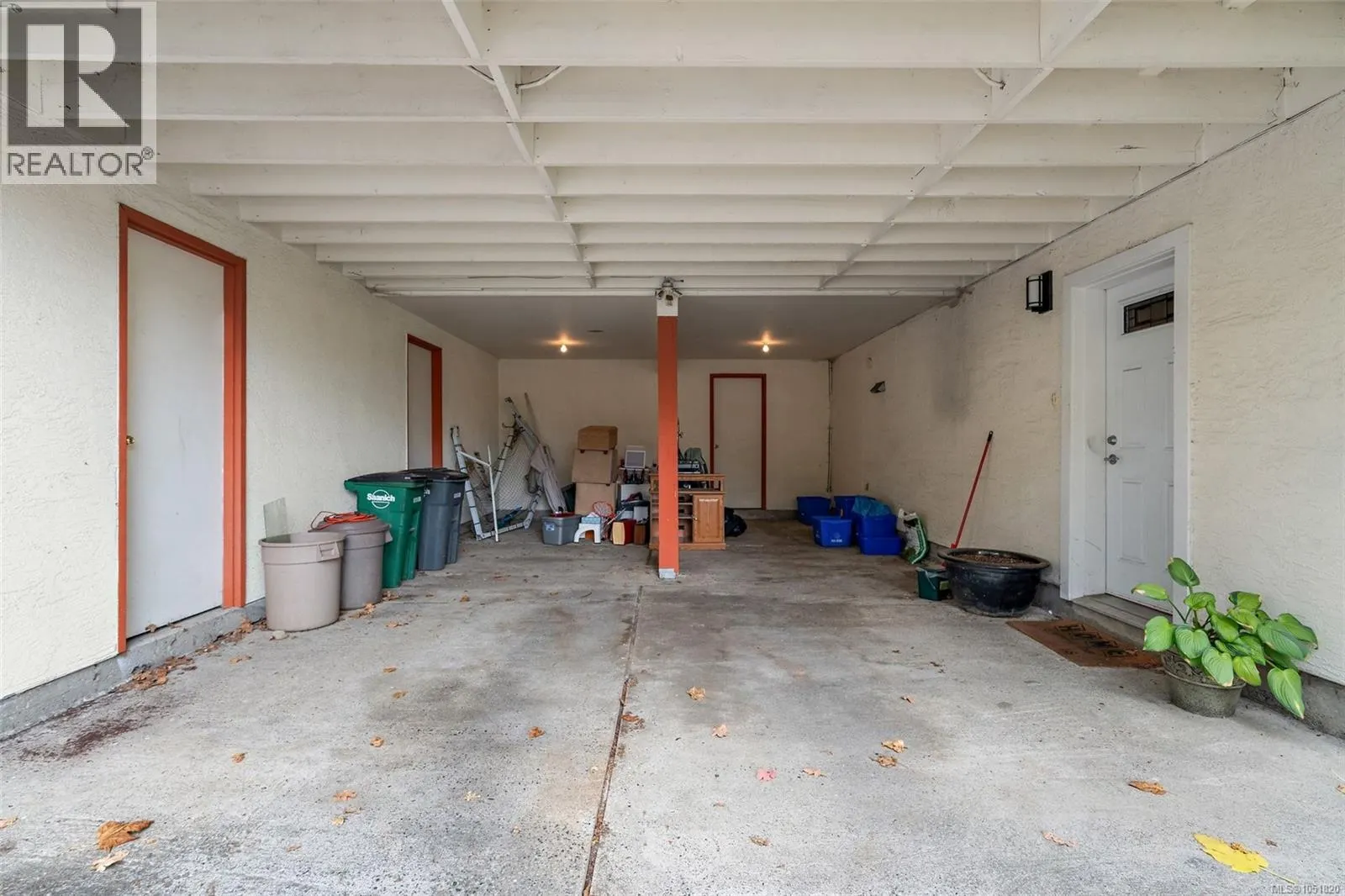 4086 Quadra St
