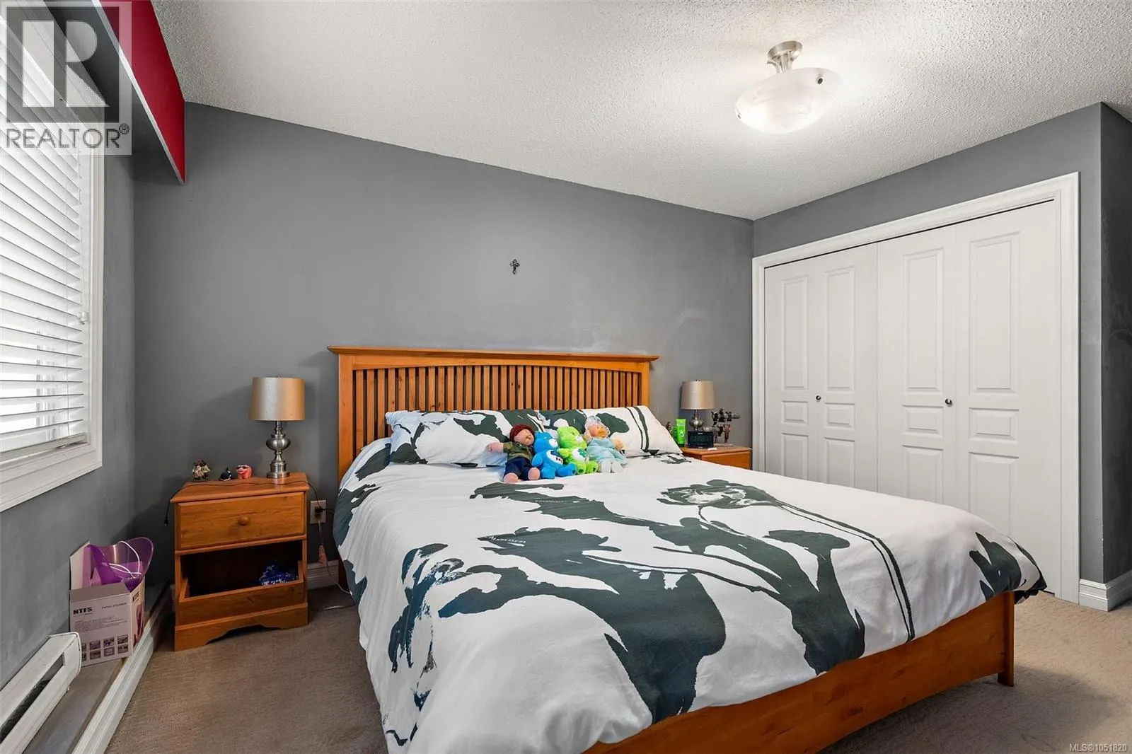 4086 Quadra St