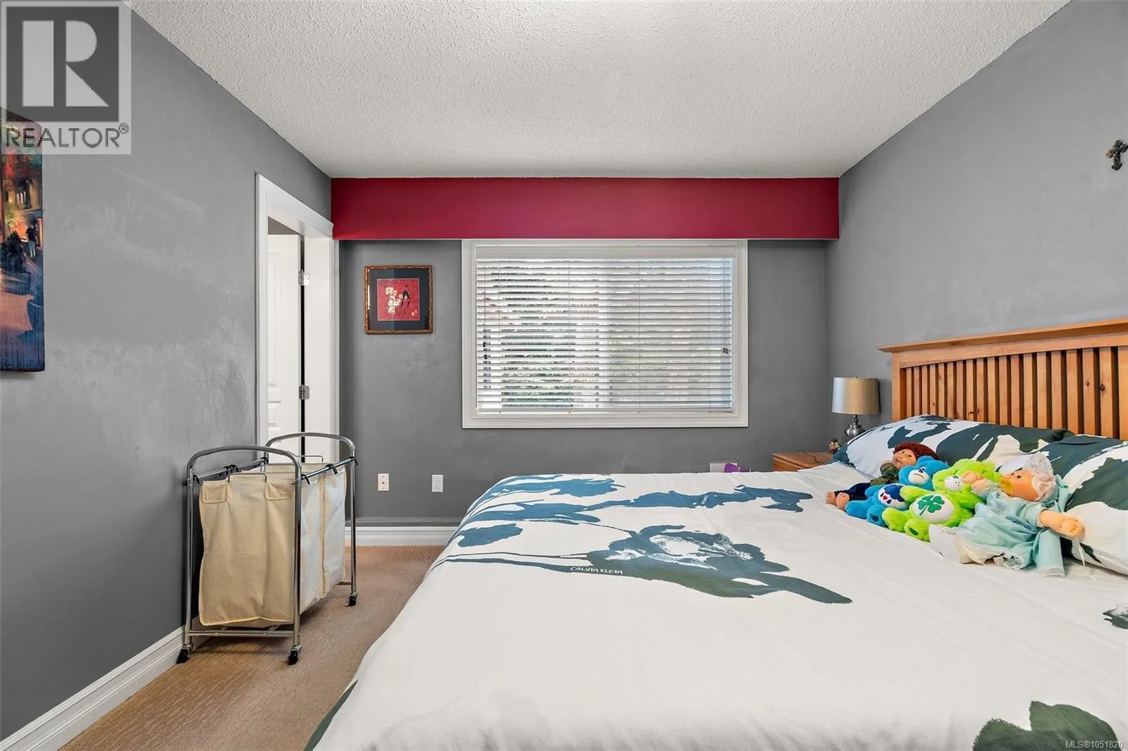 4086 Quadra St