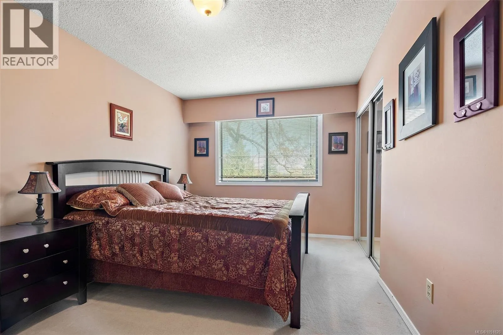 4086 Quadra St