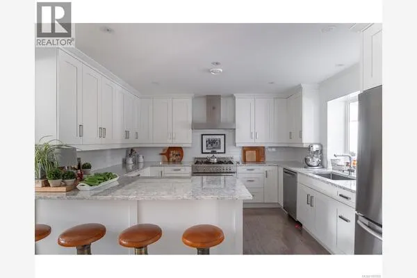 1045 RAVENSBOURNE Lane