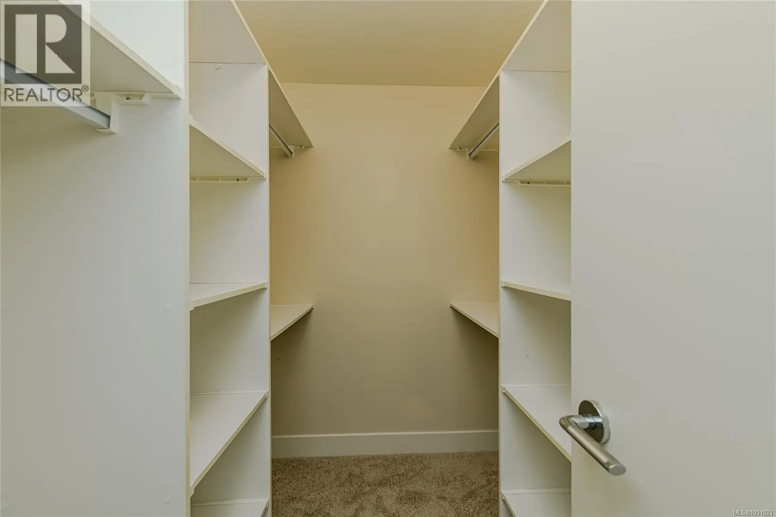 2105 Greenhill Rise