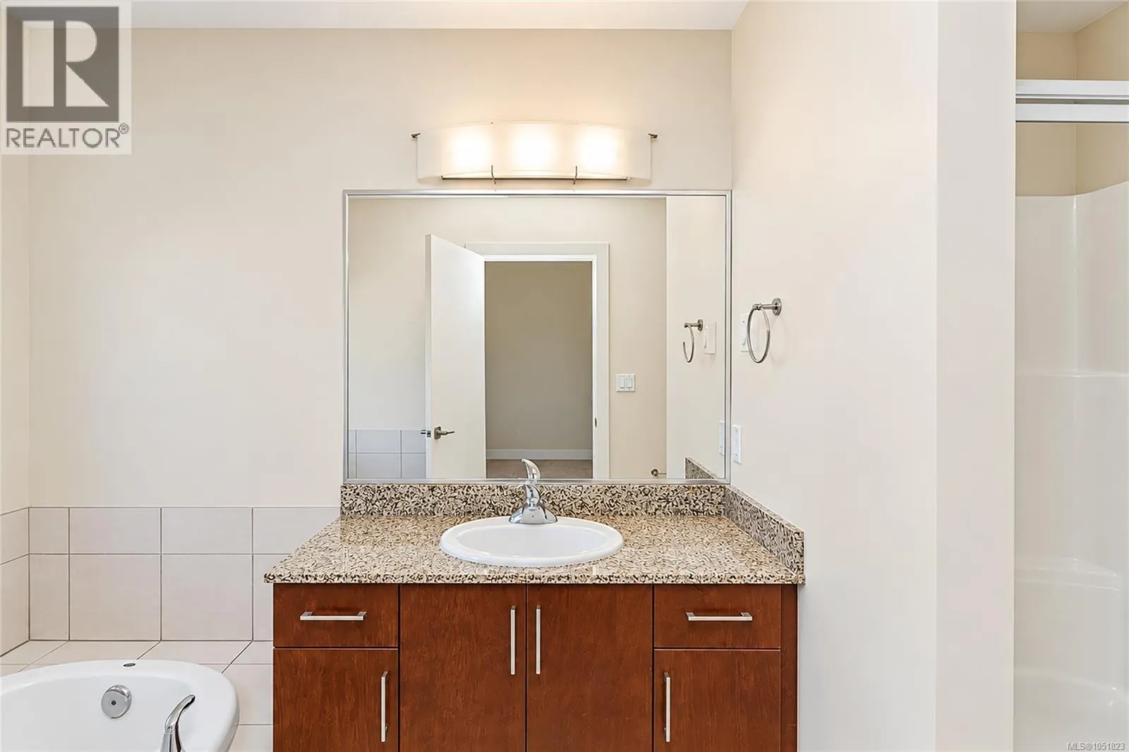 2105 Greenhill Rise