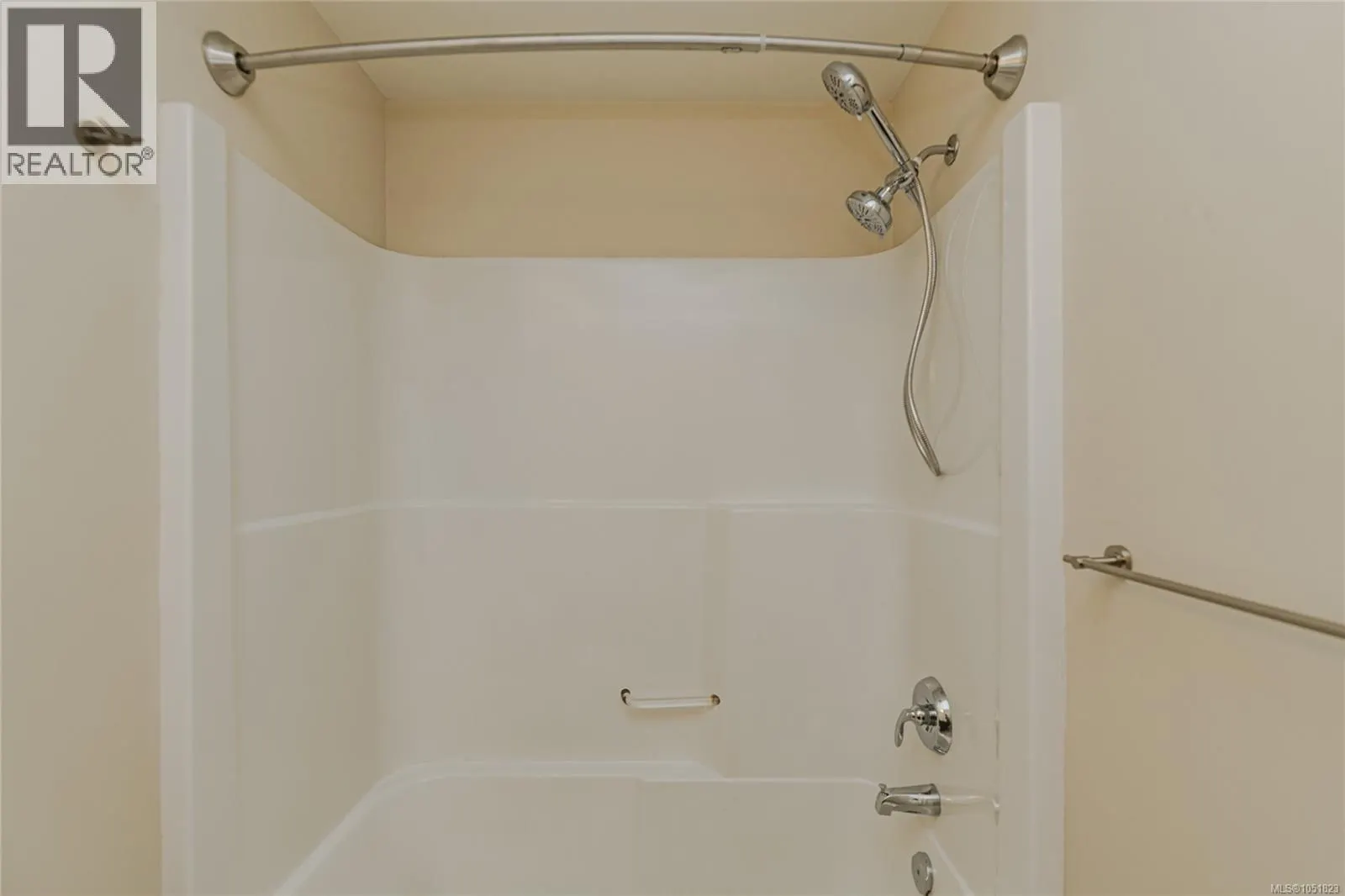 2105 Greenhill Rise