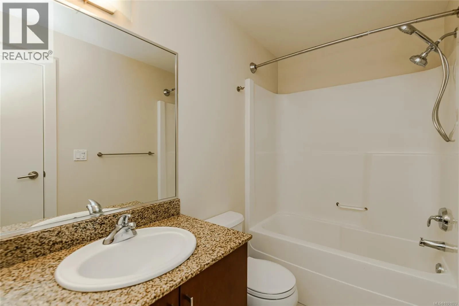 2105 Greenhill Rise