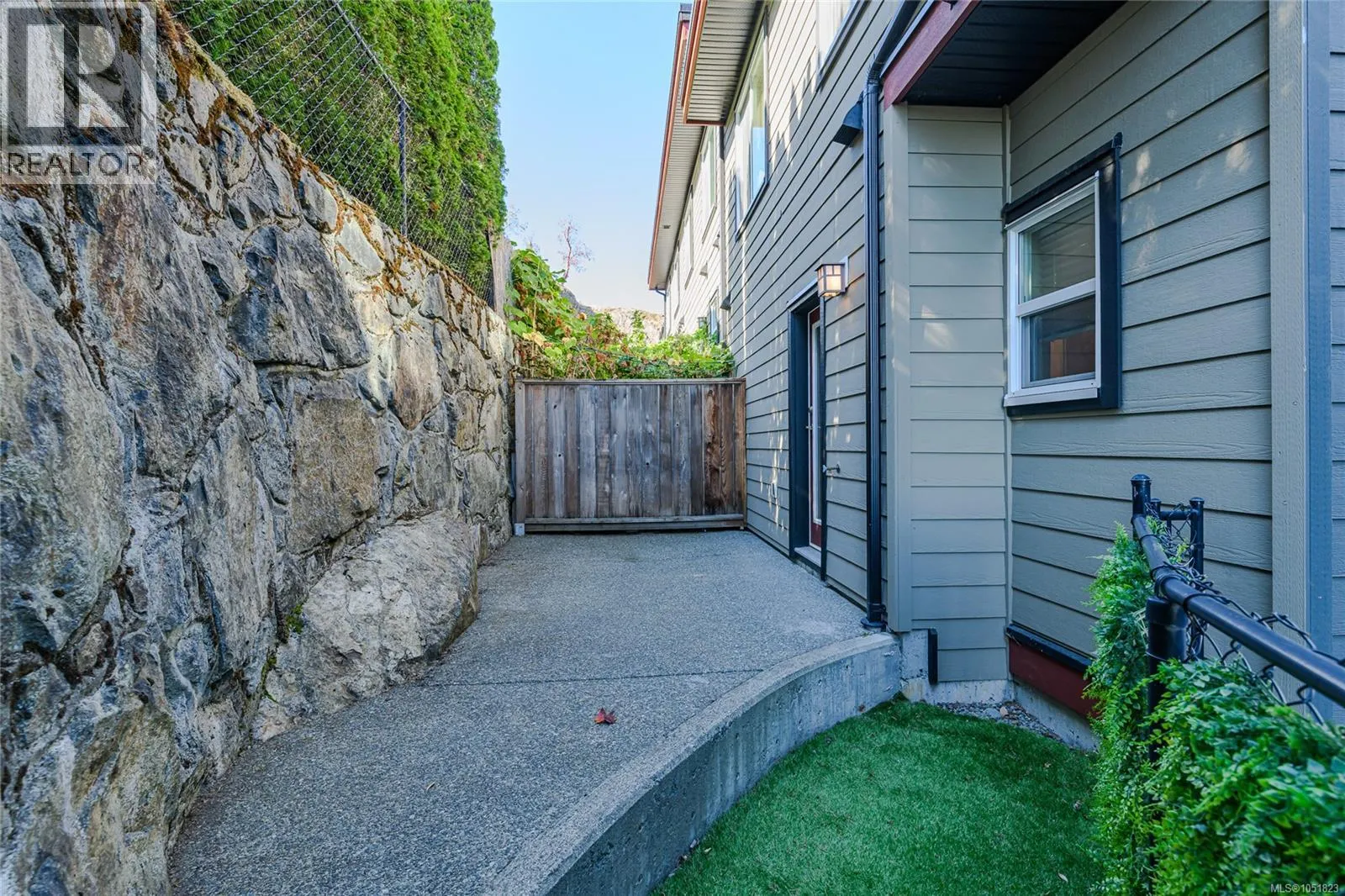 2105 Greenhill Rise