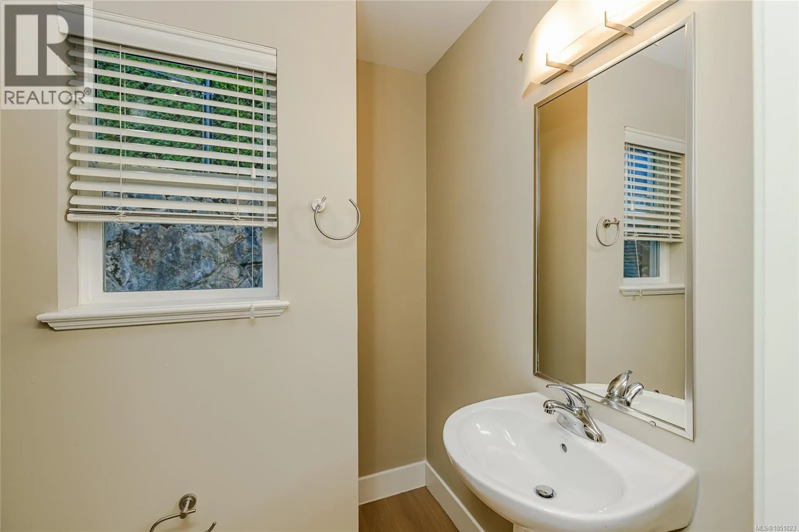 2105 Greenhill Rise