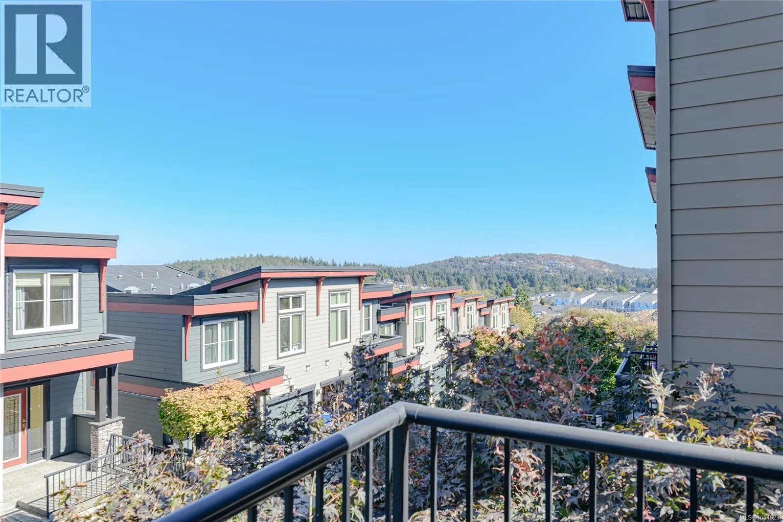 2105 Greenhill Rise