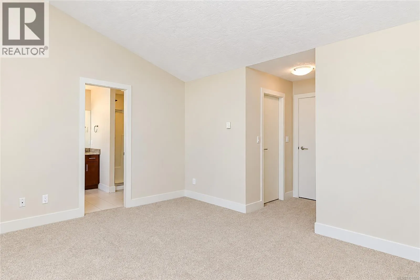 2105 Greenhill Rise