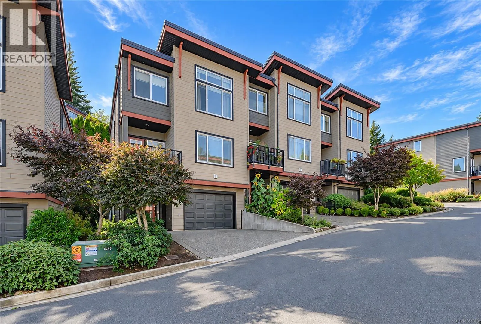 2105 Greenhill Rise