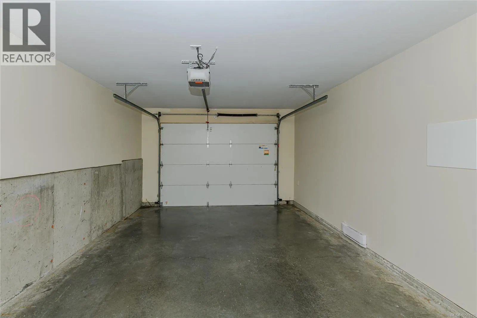 2105 Greenhill Rise