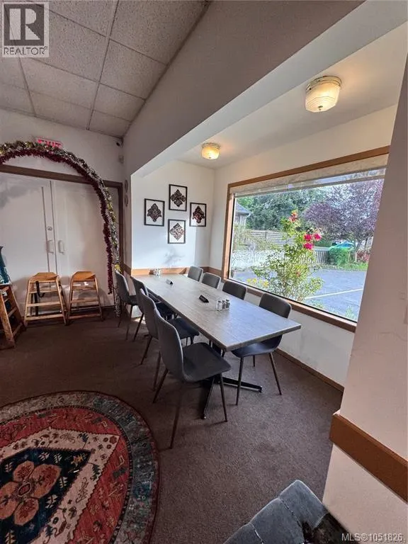 110 Burnside Rd E