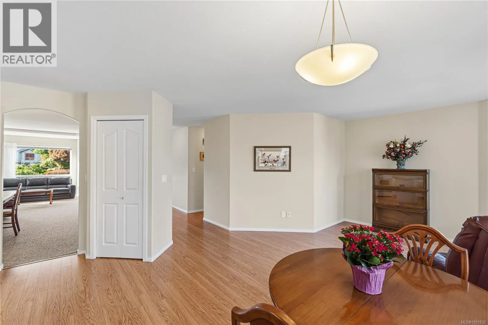 568 Hampstead St