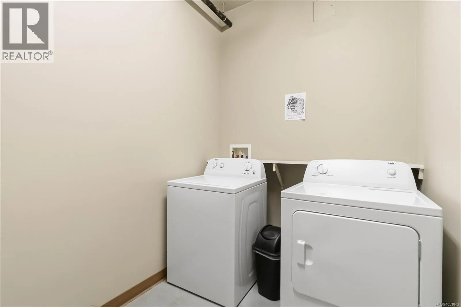 218-220 B 1376 Lynburne Pl