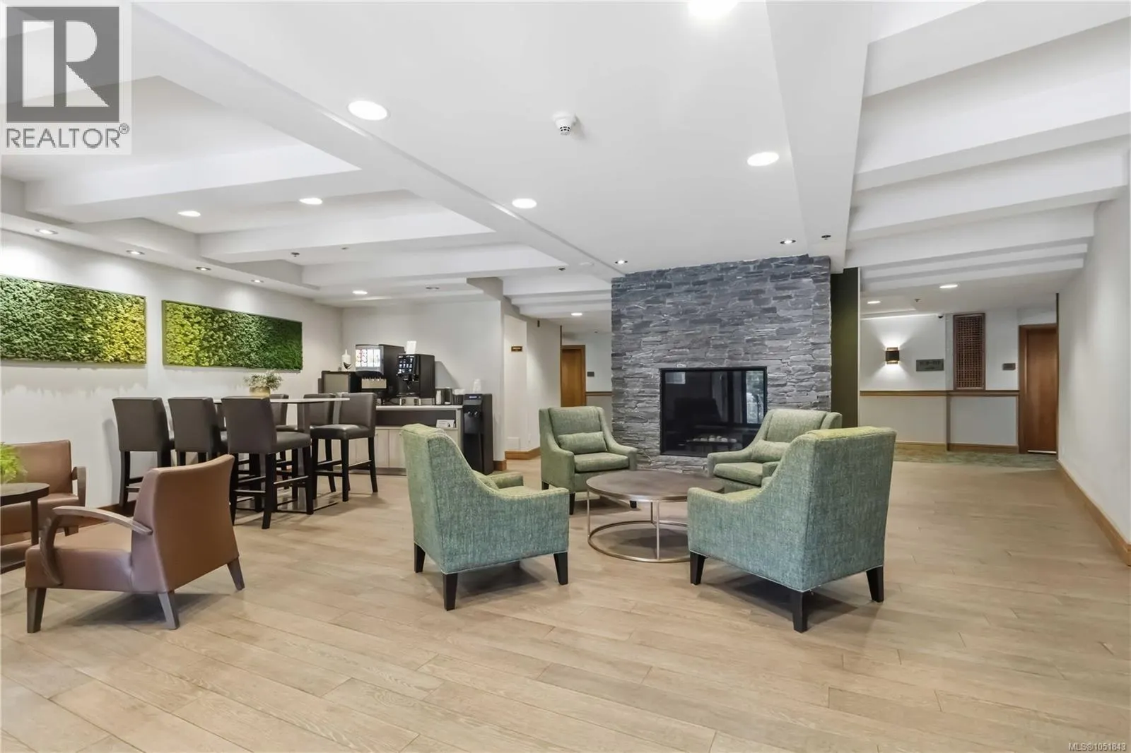 218-220 B 1376 Lynburne Pl