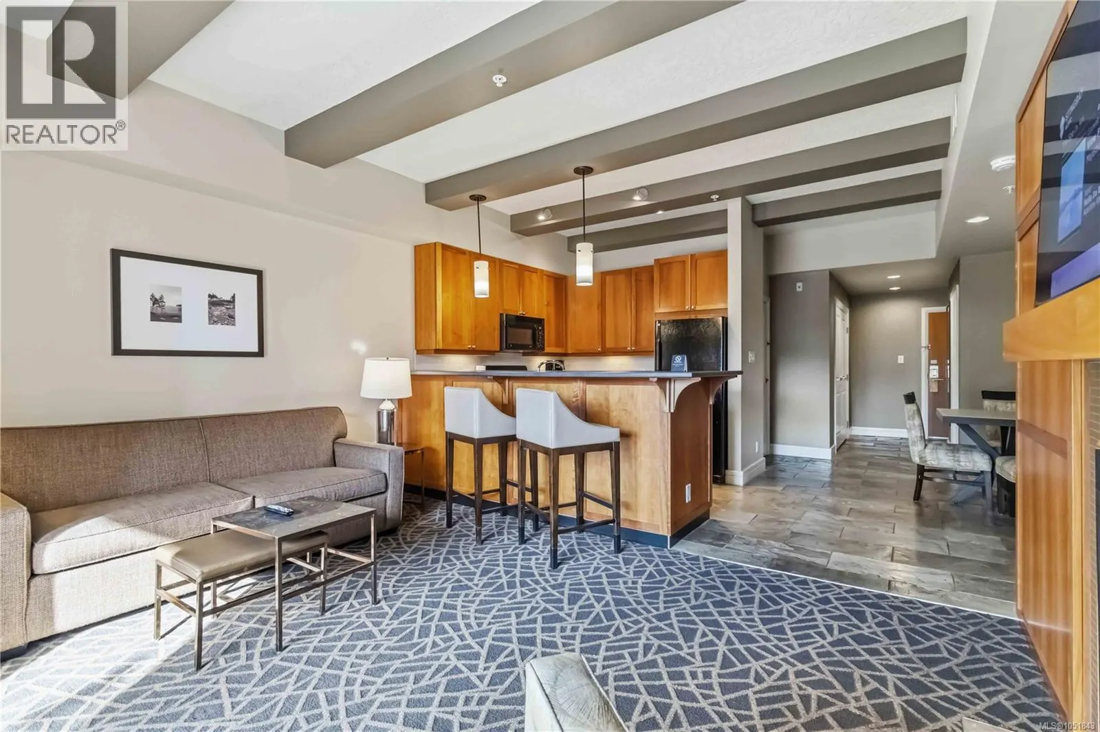 218-220 B 1376 Lynburne Pl