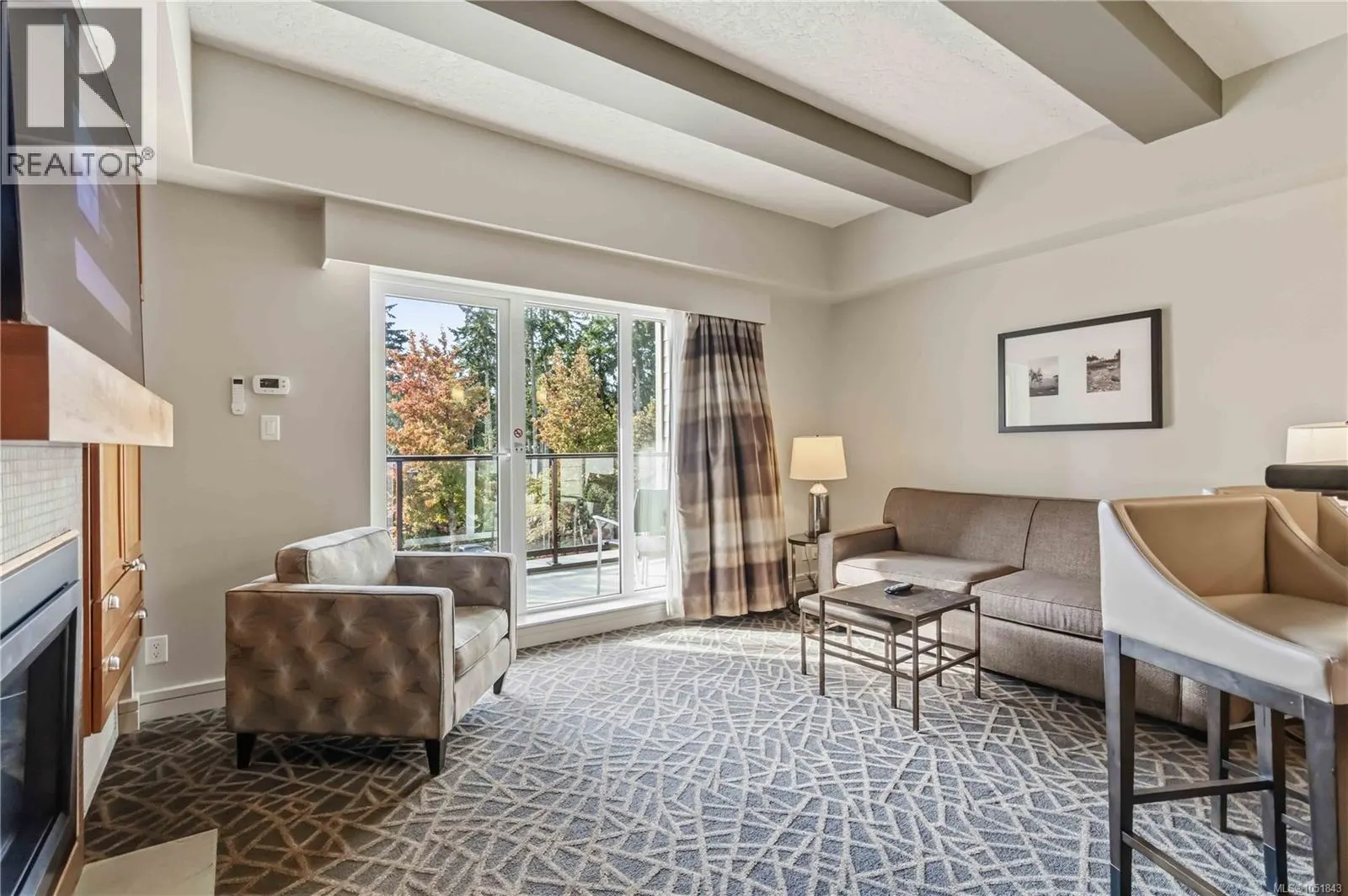 218-220 B 1376 Lynburne Pl