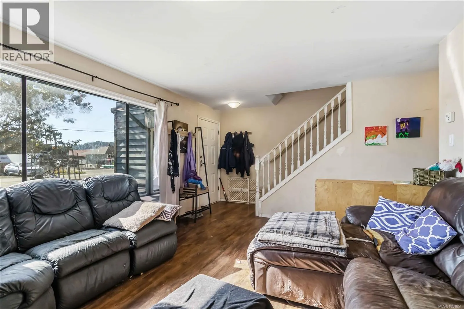1024 Dunford Ave