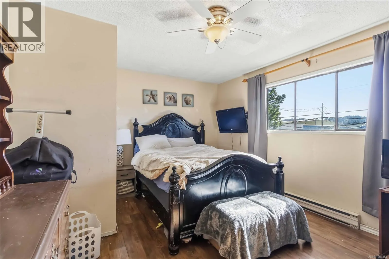 1024 Dunford Ave