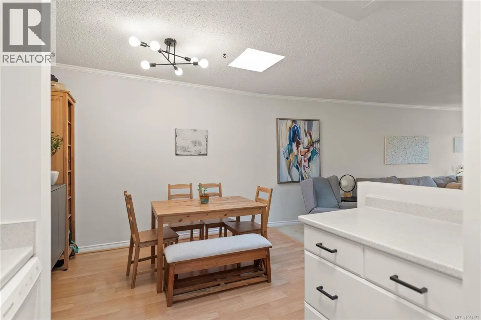 306 1518 Pandora Ave
