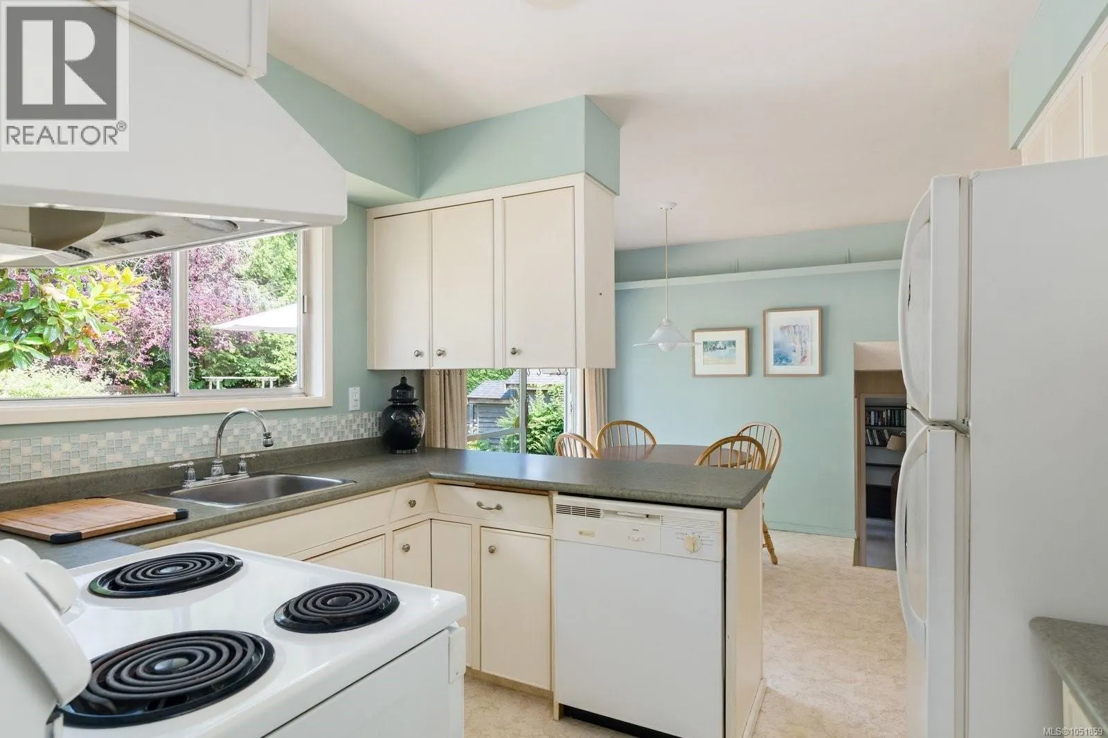 2045 San Rafael Cres